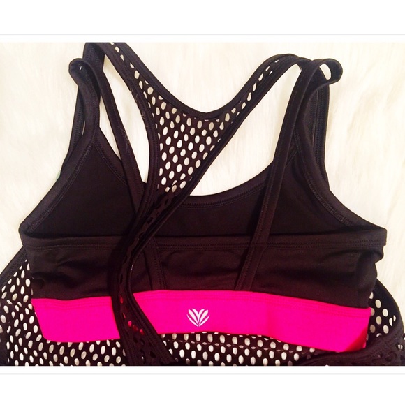 NWT Black Net Workout Tank w/ Built-In Sports Bra - Picture 3 of 8